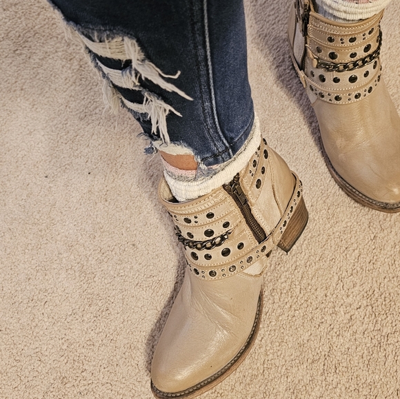 Freebird Sandra Studded Tan Ankle Boots